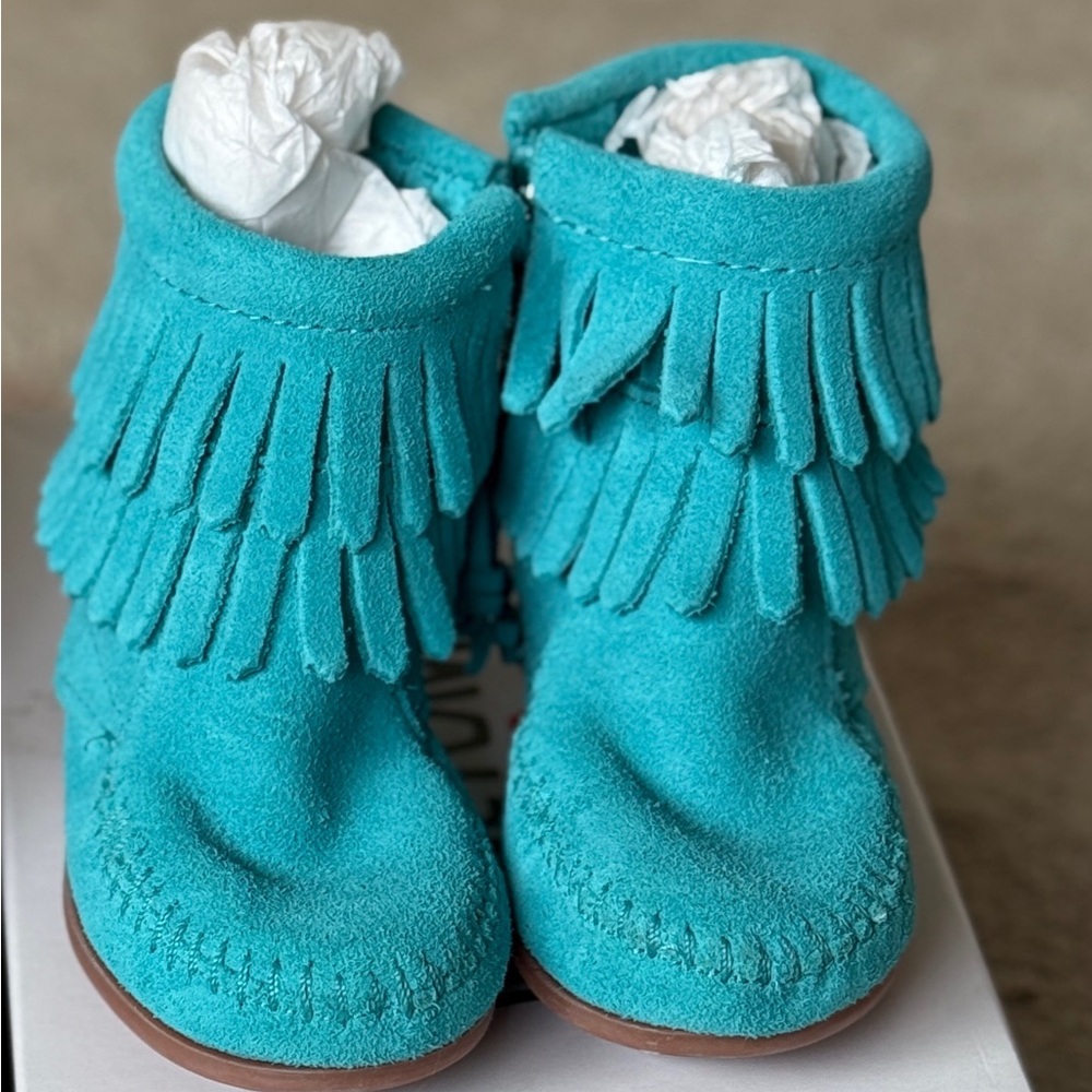 Kids Minnetonka Size 7